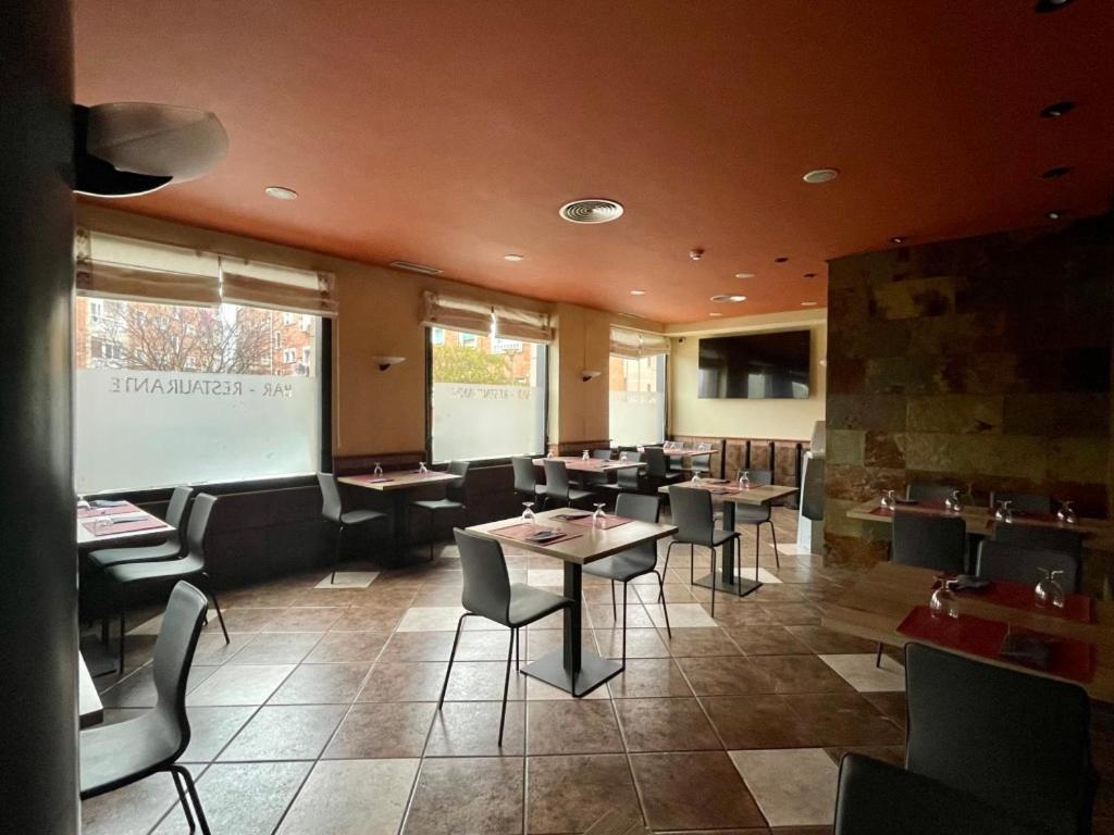 Hotel Yerri Эстелла Экстерьер фото