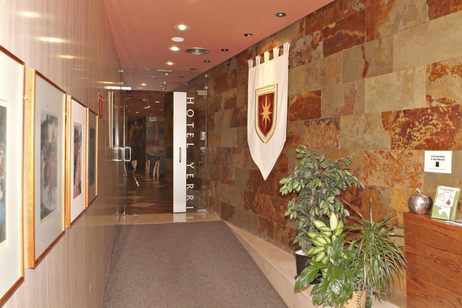 Hotel Yerri Эстелла Экстерьер фото